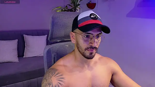 Snapshot of tony_muscle chatting on July 2026 07:02:01 PM tony muscle online show from July 2026 07:02:01 PM