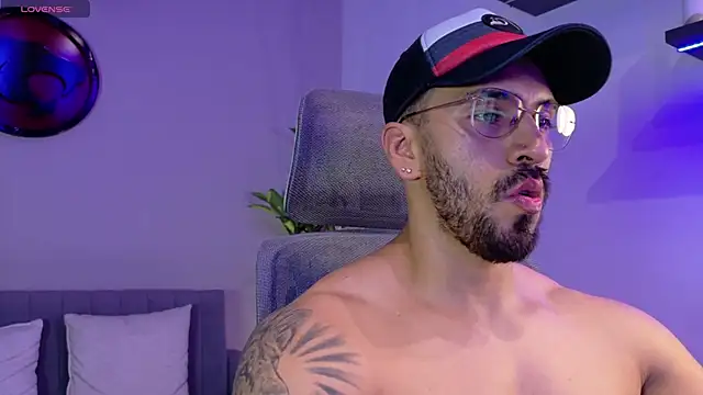 Snapshot of tony_muscle chatting on July 2026 07:00:02 PM tony muscle online show from July 2026 07:00:02 PM