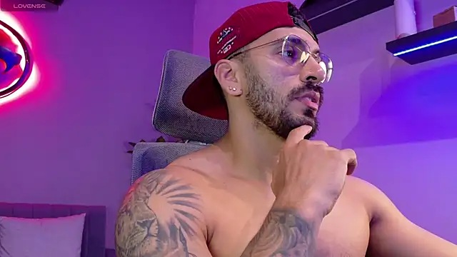 Snapshot of tony_muscle chatting on July 2026 08:06:01 PM tony muscle online show from July 2026 08:06:01 PM