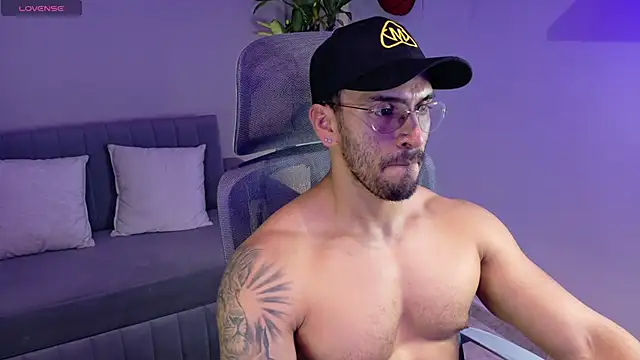 Snapshot of tony_muscle chatting on July 2026 07:05:02 PM tony muscle online show from July 2026 07:05:02 PM