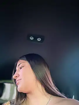 AhriCutte online show from October 2025 05:10:01 PM