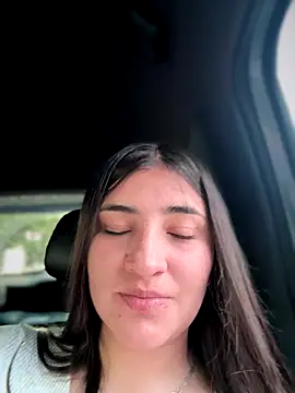 AhriCutte online show from October 2025 05:23:01 PM