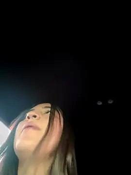 AhriCutte online show from November 2025 05:06:02 PM