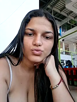 Snapshot of girl_milk1 chatting on April 2026 05:20:02 PM girl milk1 online show from April 2026 05:20:02 PM