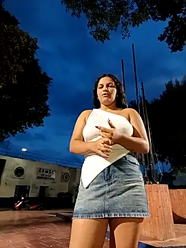 girl milk1 online show from November 2025 10:46:01 PM