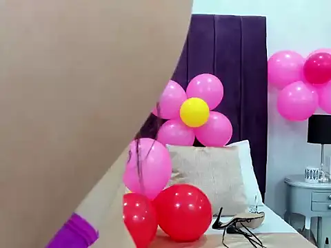 MadelineBeckert online show from April 2026 11:39:02 AM