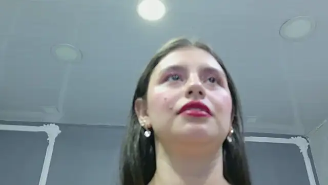Snapshot of MadelineBeckert chatting on June 2026 07:18:02 PM MadelineBeckert online show from June 2026 07:18:02 PM