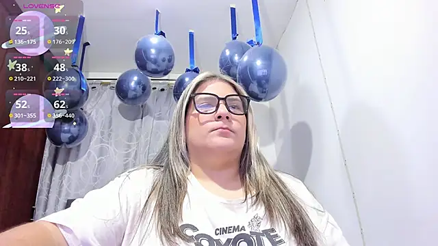 Snapshot of shantal_smith9 chatting on November 2025 02:10:01 AM shantal smith9 online show from November 2025 02:10:01 AM