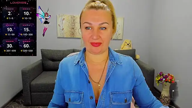 Lili Crossi online show from November 2025 06:49:02 AM