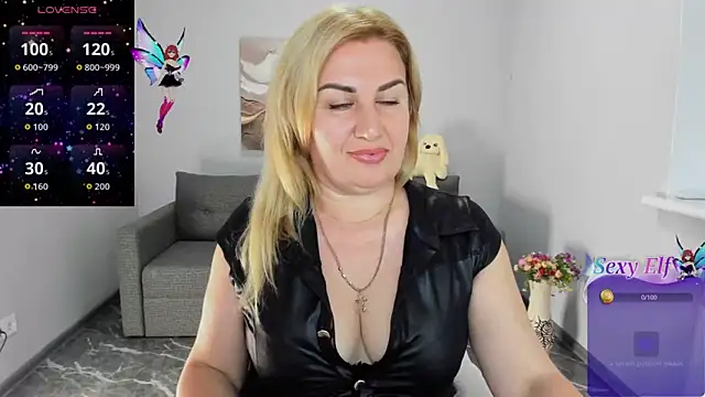 Snapshot of Lili_Crossi chatting on June 2026 05:51:02 AM Lili Crossi online show from June 2026 05:51:02 AM
