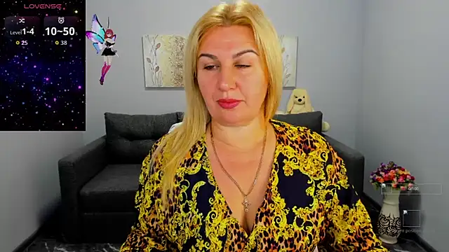 Snapshot of Lili_Crossi chatting on September 2025 05:47:01 AM Lili Crossi online show from September 2025 05:47:01 AM