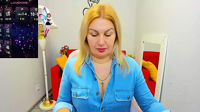 Lili Crossi online show from November 2025 06:29:02 AM