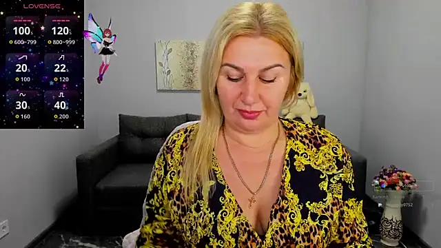 Snapshot of Lili_Crossi chatting on September 2025 05:46:01 AM Lili Crossi online show from September 2025 05:46:01 AM