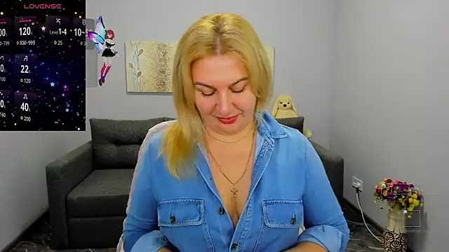 Lili Crossi online show from December 2025 06:37:02 AM