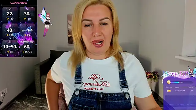 Snapshot of Lili_Crossi chatting on July 2026 05:58:02 AM Lili Crossi online show from July 2026 05:58:02 AM