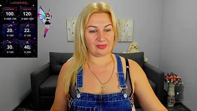 Snapshot of Lili_Crossi chatting on September 2025 05:58:01 AM Lili Crossi online show from September 2025 05:58:01 AM
