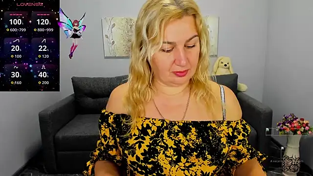 Snapshot of Lili_Crossi chatting on October 2025 05:30:01 AM Lili Crossi online show from October 2025 05:30:01 AM
