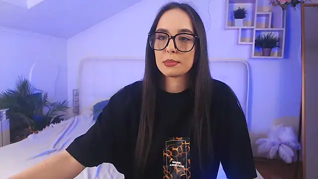 AuroraAksnesss online show from February 2025 05:30:01 PM