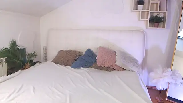 AuroraAksnesss online show from January 2025 02:00:01 PM