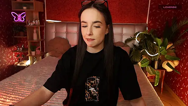 AuroraAksnesss online show from February 2025 03:42:01 PM