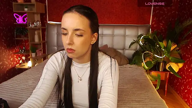 AuroraAksnesss online show from March 2025 06:00:02 PM