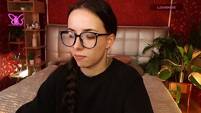 AuroraAksnesss online show from February 2025 05:17:02 PM