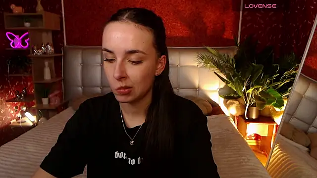 AuroraAksnesss online show from March 2025 05:35:02 PM