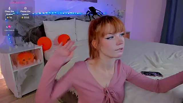 Snapshot of Linablueeyed chatting on November 2025 09:13:01 AM Linablueeyed online show from November 2025 09:13:01 AM