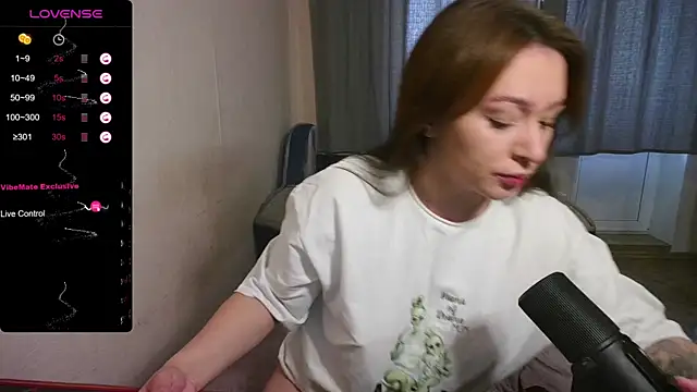 Snapshot of Chloe_strip chatting on September 2025 02:28:01 AM Chloe strip online show from September 2025 02:28:01 AM