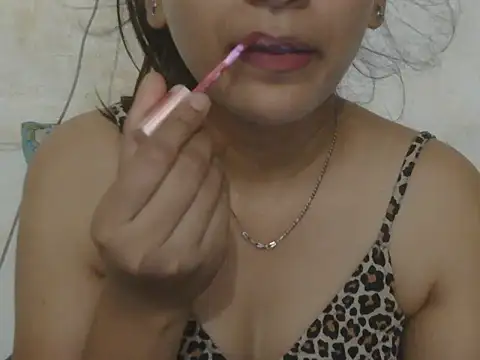 DOLL CUTY online show from May 2026 05:43:01 PM