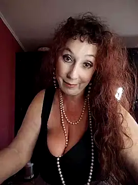 Snapshot of GypsyEsmeralda chatting on September 2025 01:10:02 PM GypsyEsmeralda online show from September 2025 01:10:02 PM