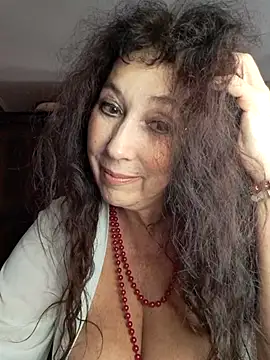 Snapshot of GypsyEsmeralda chatting on October 2025 08:04:01 AM GypsyEsmeralda online show from October 2025 08:04:01 AM