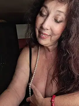 Snapshot of GypsyEsmeralda chatting on May 2026 04:47:01 PM GypsyEsmeralda online show from May 2026 04:47:01 PM