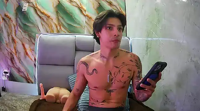 Apolo Hidalgo01 online show from February 2025 04:33:02 PM