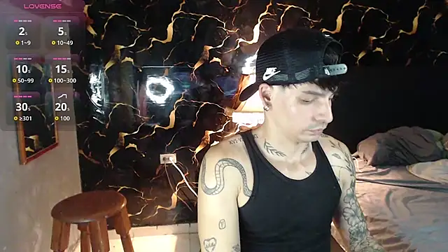 Snapshot of Apolo_Hidalgo01 chatting on November 2025 02:04:01 AM Apolo Hidalgo01 online show from November 2025 02:04:01 AM