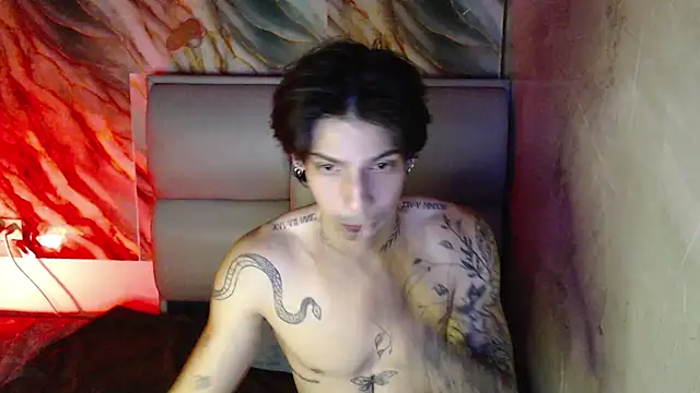 Apolo Hidalgo01 online show from October 2025 06:10:02 PM