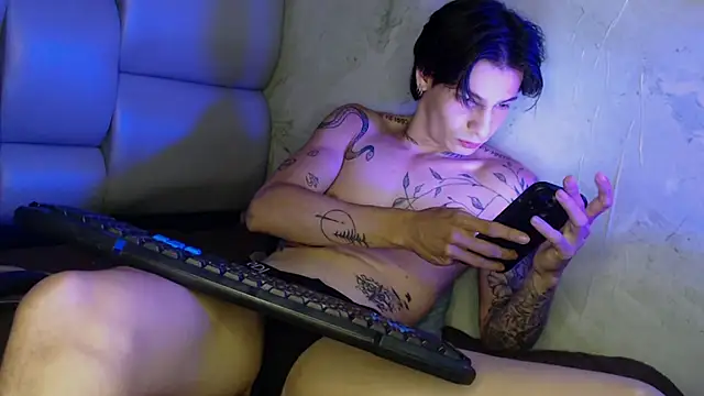 Apolo Hidalgo01 online show from October 2025 11:28:01 PM