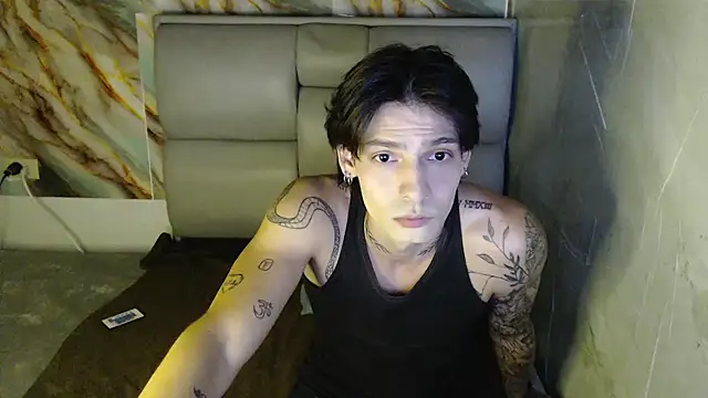 Apolo Hidalgo01 online show from October 2025 10:32:01 PM