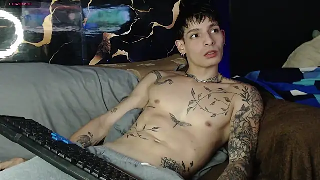 Apolo Hidalgo01 online show from April 2026 09:37:02 PM