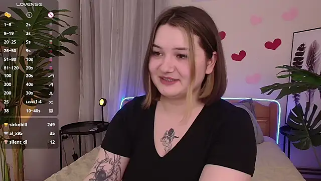 Snapshot of Alice_Walters chatting on February 2025 06:24:02 PM Alice Walters online show from February 2025 06:24:02 PM
