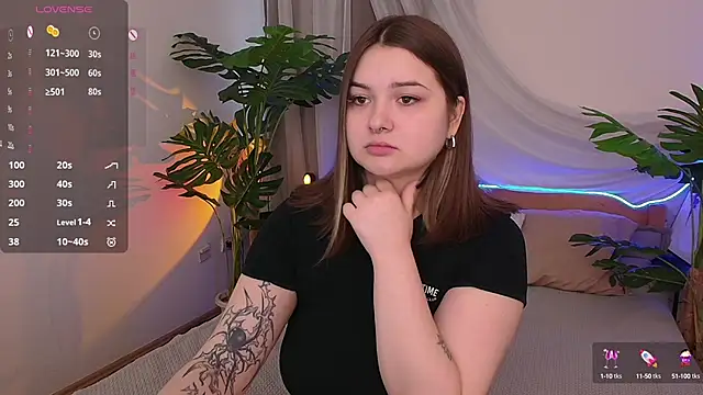 Snapshot of Alice_Walters chatting on October 2025 02:38:01 PM Alice Walters online show from October 2025 02:38:01 PM