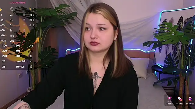 Snapshot of Alice_Walters chatting on December 2025 01:43:02 PM Alice Walters online show from December 2025 01:43:02 PM