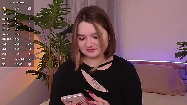 Snapshot of Alice_Walters chatting on February 2025 03:59:02 PM Alice Walters online show from February 2025 03:59:02 PM