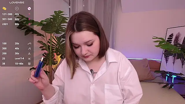 Snapshot of Alice_Walters chatting on March 2025 03:23:02 PM Alice Walters online show from March 2025 03:23:02 PM