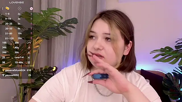 Snapshot of Alice_Walters chatting on January 2025 07:07:01 PM Alice Walters online show from January 2025 07:07:01 PM