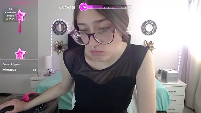 Snapshot of zoe_sweet5 chatting on January 2025 05:23:02 PM zoe sweet5 online show from January 2025 05:23:02 PM