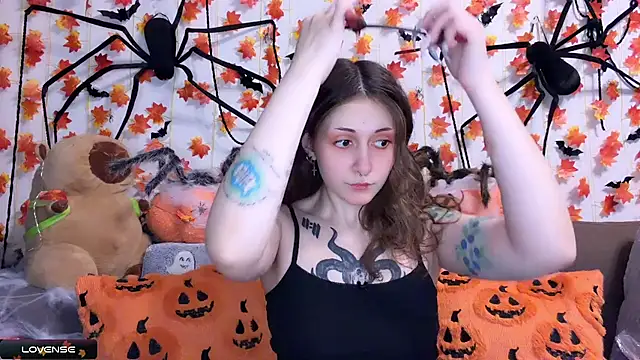 Snapshot of _Devill_Baby chatting on November 2025 04:10:02 PM Devill Baby online show from November 2025 04:10:02 PM