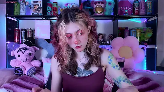 Snapshot of _Devill_Baby chatting on July 2026 07:25:01 PM Devill Baby online show from July 2026 07:25:01 PM