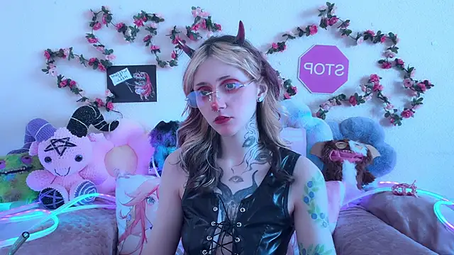 Snapshot of _Devill_Baby chatting on May 2026 01:56:01 AM Devill Baby online show from May 2026 01:56:01 AM