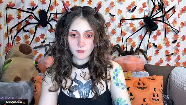 Snapshot of _Devill_Baby chatting on November 2025 06:19:01 PM Devill Baby online show from November 2025 06:19:01 PM